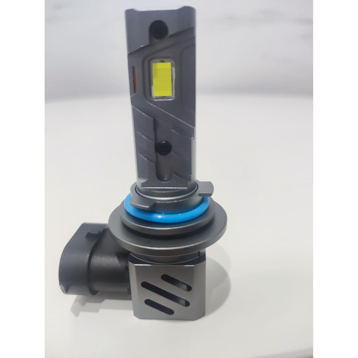 RCJ 9006/HB4 LED Headlight Bulb for Automotive Lighting